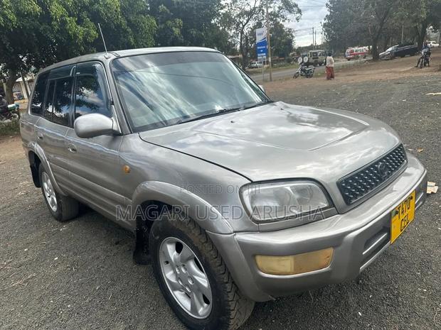 Toyota RAV4 1999 Silver