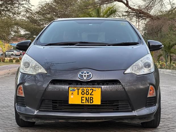 Toyota Aqua 2012 Gray