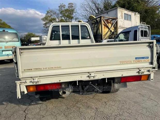 Toyota TownAce 1996 White