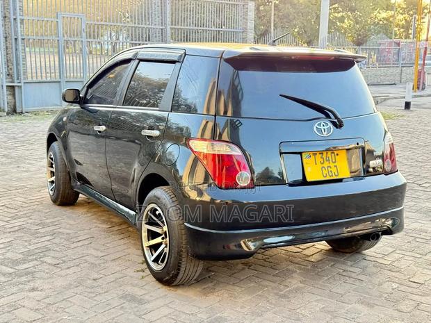Toyota IST 2004 Black