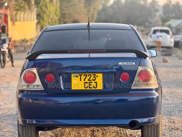 Toyota Altezza 2004 Blue
