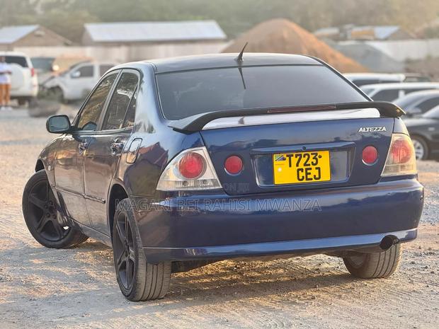 Toyota Altezza 2004 Blue
