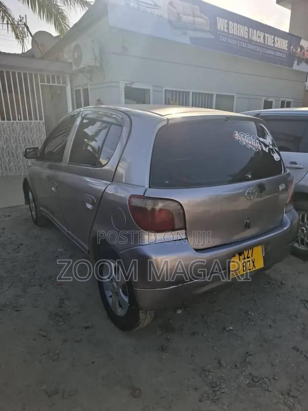 Toyota Vitz 2002