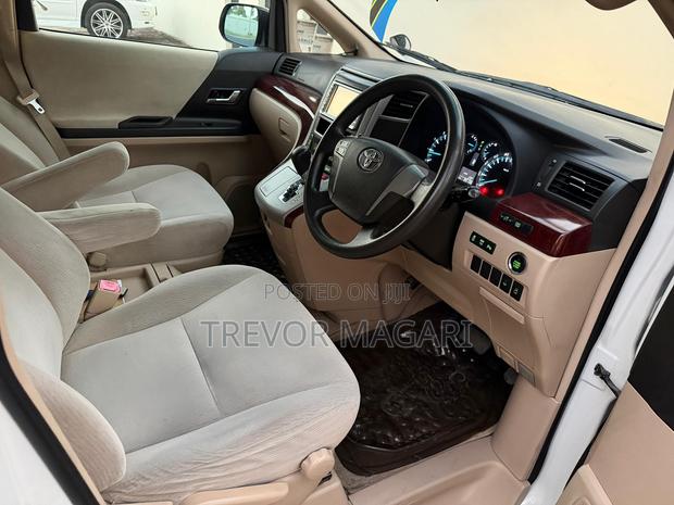Toyota Vellfire 2009 White