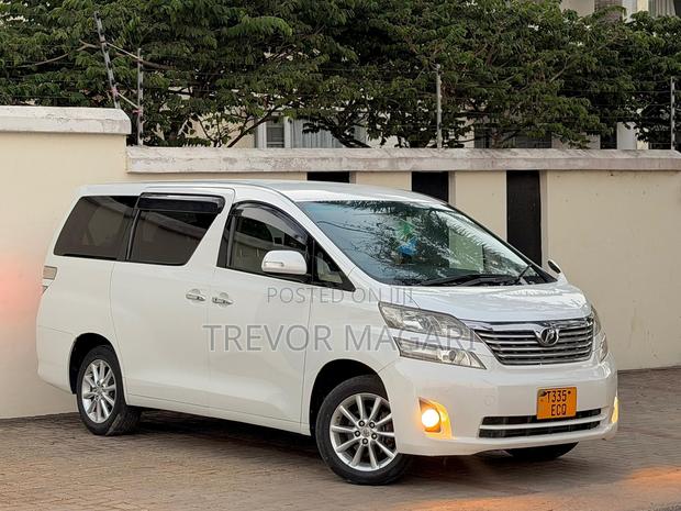 Toyota Vellfire 2009 White