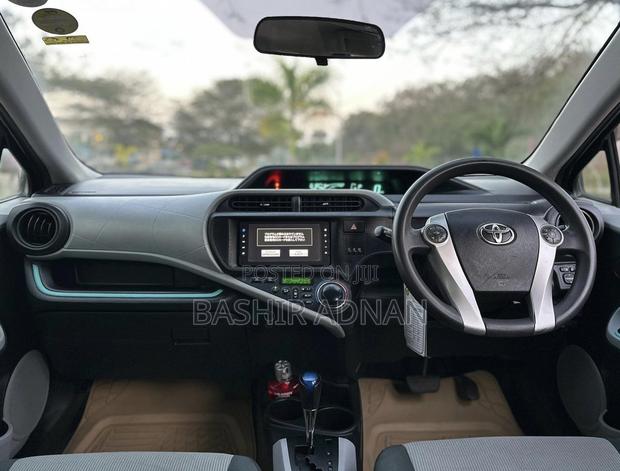 Toyota Aqua 2012 Gray