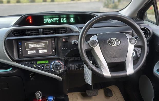 Toyota Aqua 2012 Gray