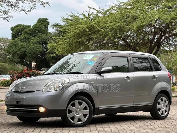 Mazda Verisa 2011 Gray