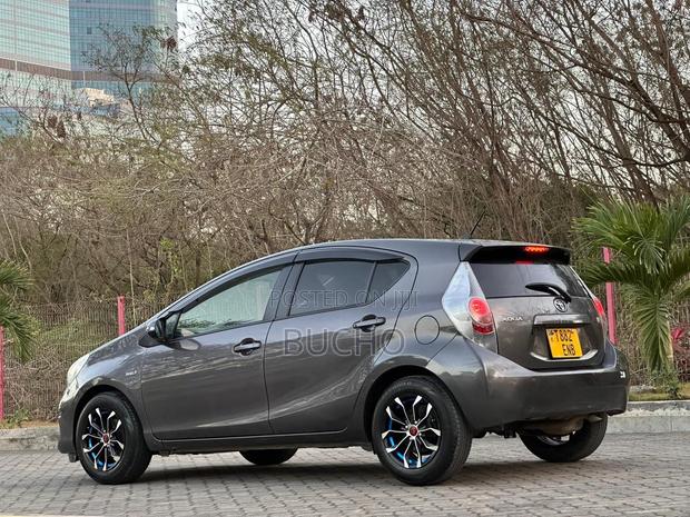 Toyota Aqua 2012 Gray