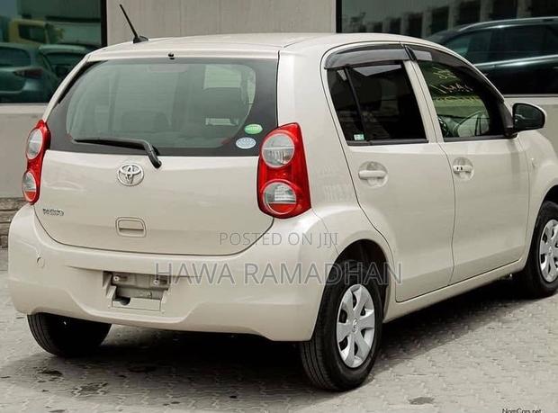 Toyota Passo 2010 White