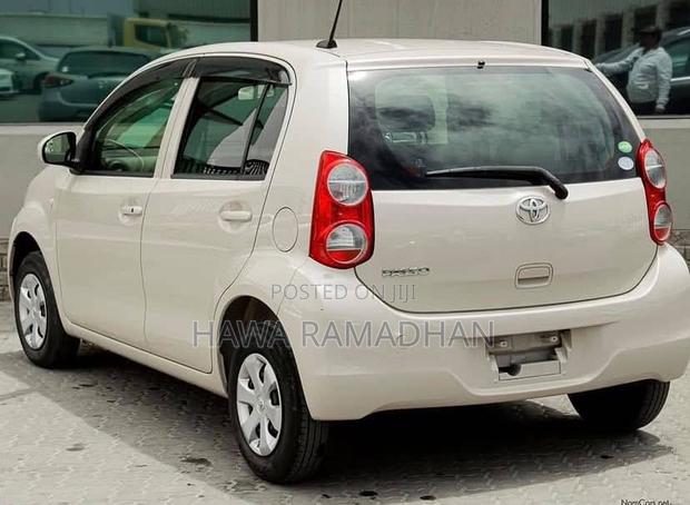 Toyota Passo 2010 White