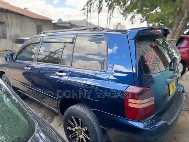 Toyota Kluger 2005 Blue