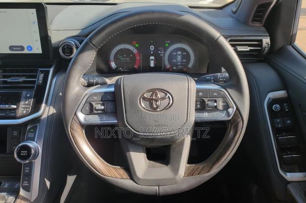 Toyota Land Cruiser 2025 Gray