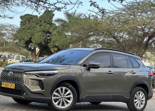 Toyota Corolla Cross 2025 Gray