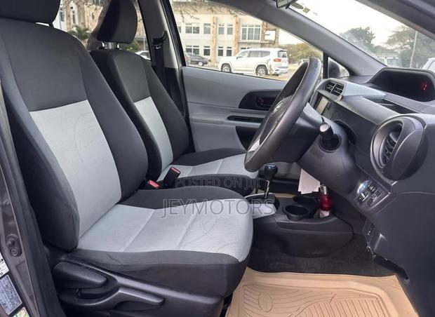 Toyota Aqua 2011 Gray