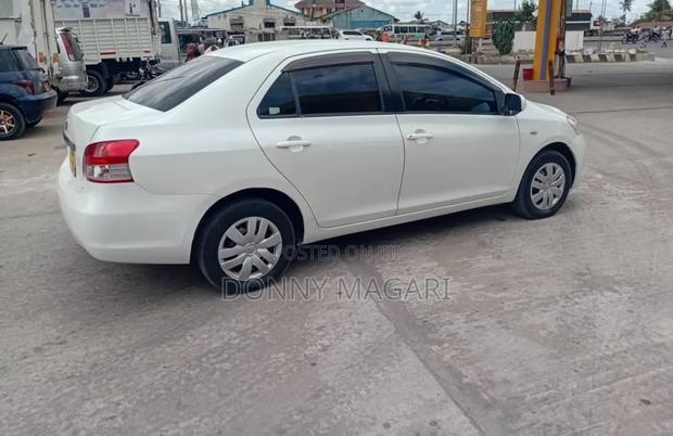 Toyota Belta 2006 White