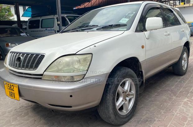 Toyota Harrier 2001 White