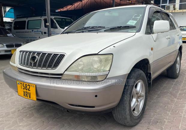 Toyota Harrier 2001 White