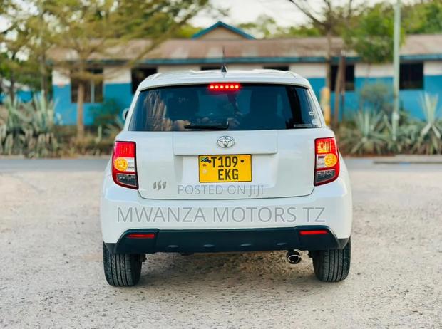 Toyota IST 2009 White