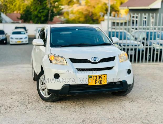 Toyota IST 2009 White