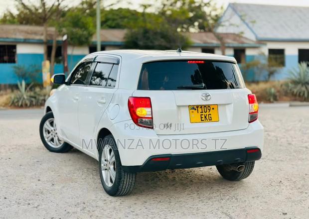 Toyota IST 2009 White