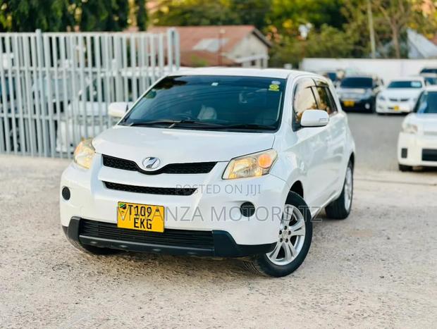 Toyota IST 2009 White