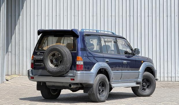 Toyota Land Cruiser Prado 1997 Blue