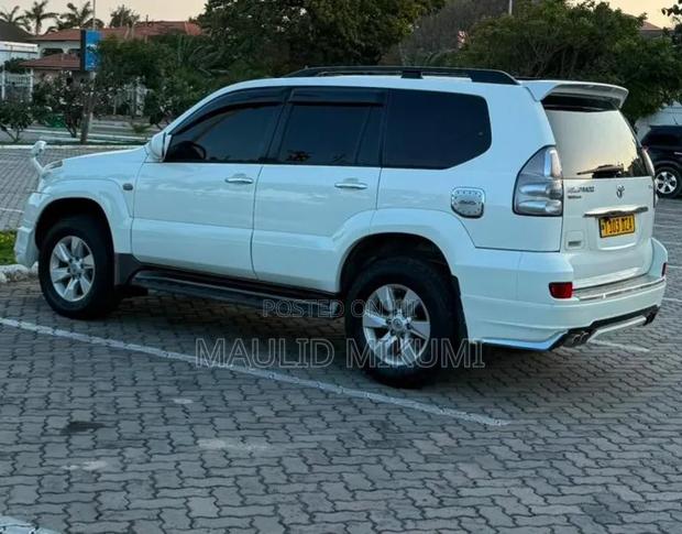 Toyota Land Cruiser Prado 2008 White