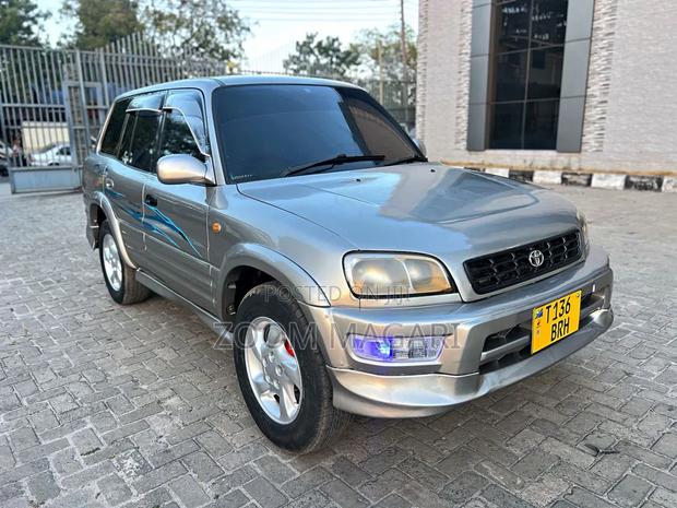 Toyota RAV4 Automatic 2000 Silver