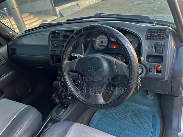 Toyota RAV4 Automatic 2000 Silver