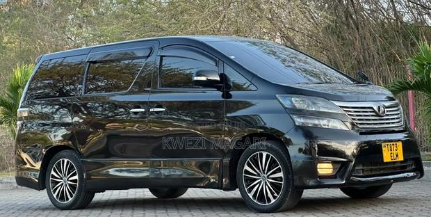 Toyota Vellfire 2010 Black