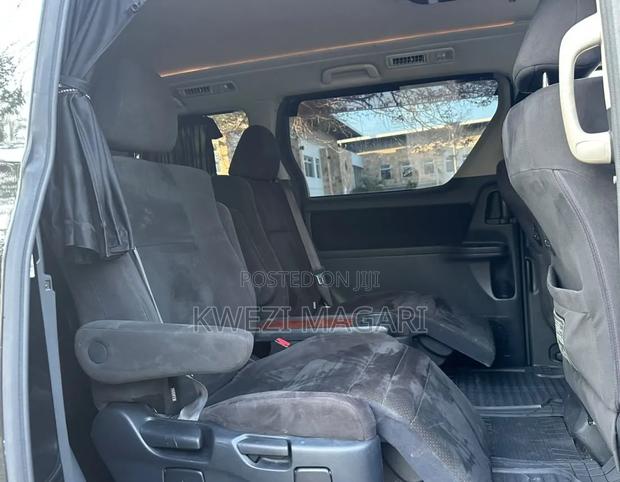 Toyota Vellfire 2010 Black