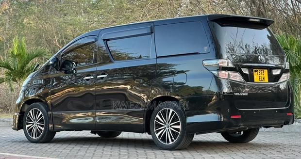 Toyota Vellfire 2010 Black