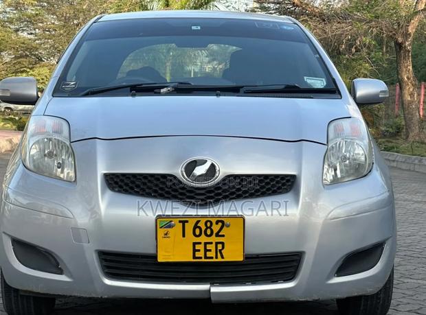 Toyota Vitz 2008 Blue