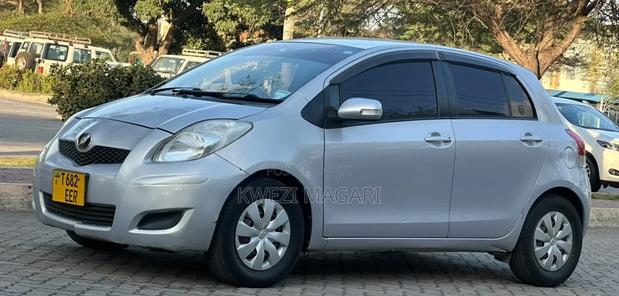 Toyota Vitz 2008 Blue