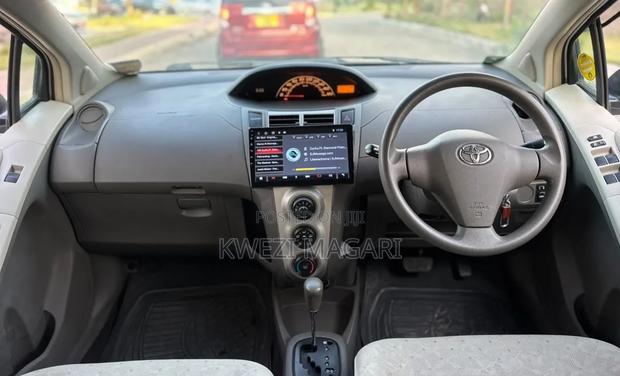 Toyota Vitz 2008 Blue