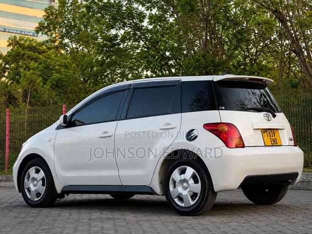 Toyota IST 2004 White