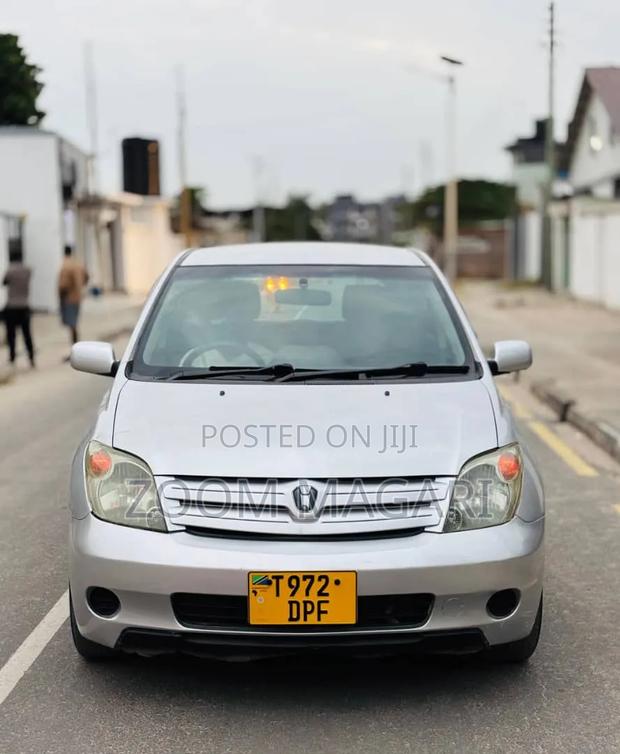 Toyota IST 2006 Silver