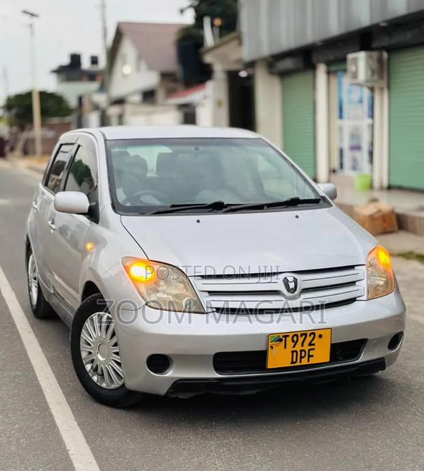 Toyota IST 2006 Silver