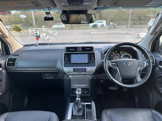 Toyota Land Cruiser Prado 2023 Black