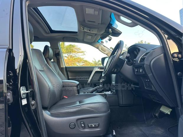 Toyota Land Cruiser Prado 2023 Black