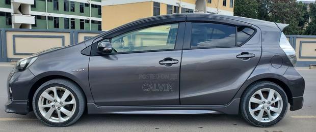 Toyota Aqua 2014 Gray