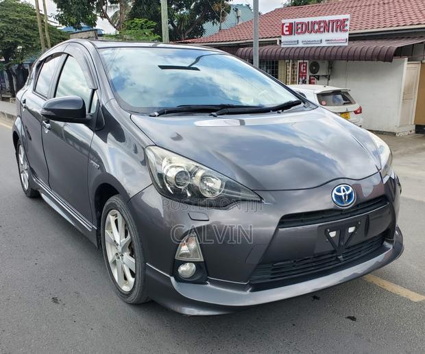 Toyota Aqua 2014 Gray