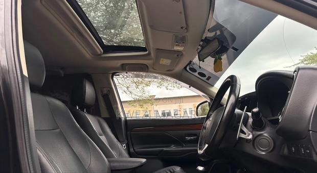 Mitsubishi Outlander 2014 Black