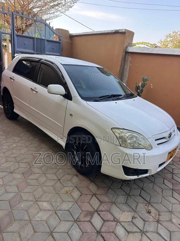 Toyota Corolla RunX 2002 White