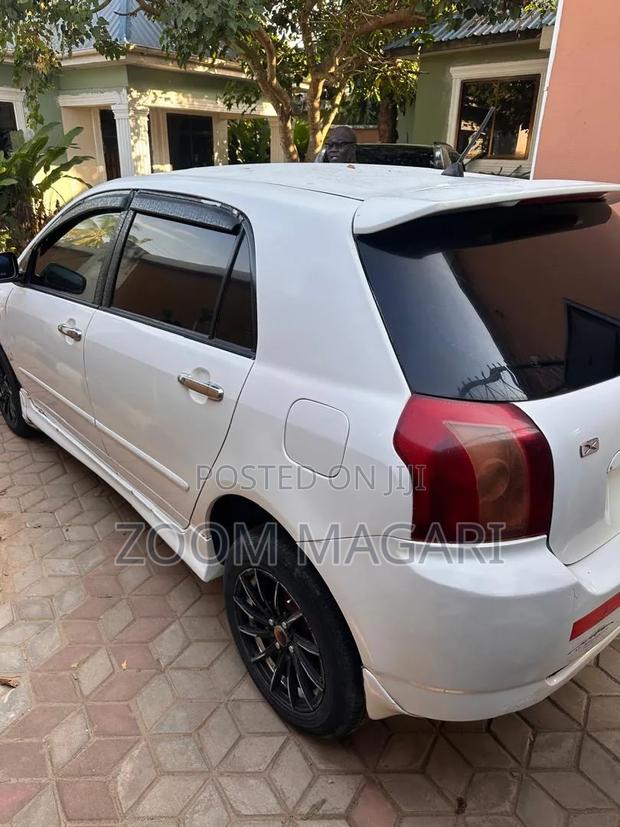 Toyota Corolla RunX 2002 White