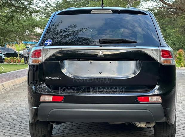 Mitsubishi Outlander 2013 Black
