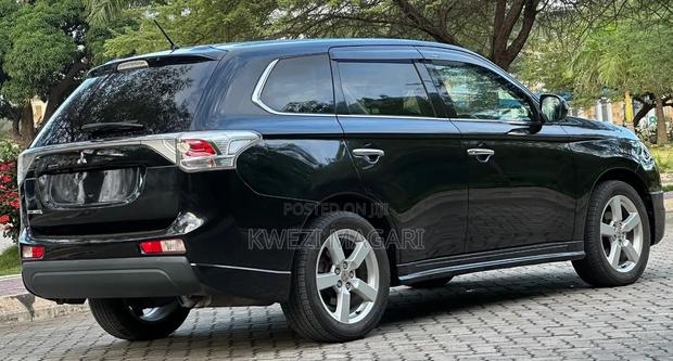 Mitsubishi Outlander 2013 Black