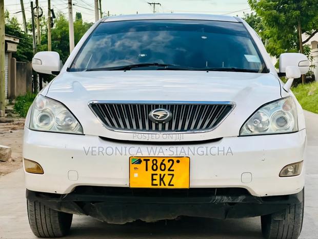 Toyota Harrier 2006 White