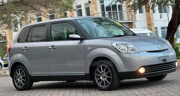 Mazda Verisa 2009 Silver